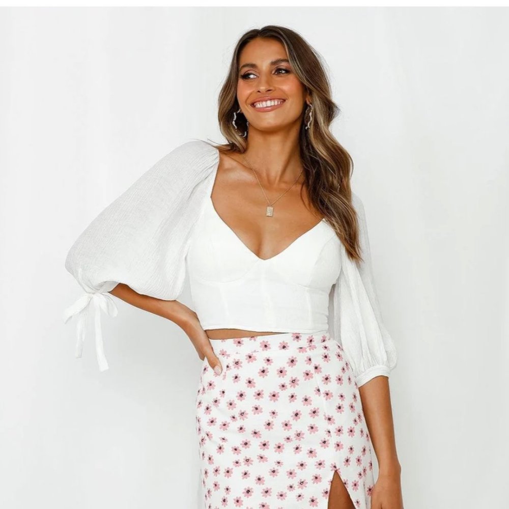 Hello Molly  Knows How To Party Crop White, Size S